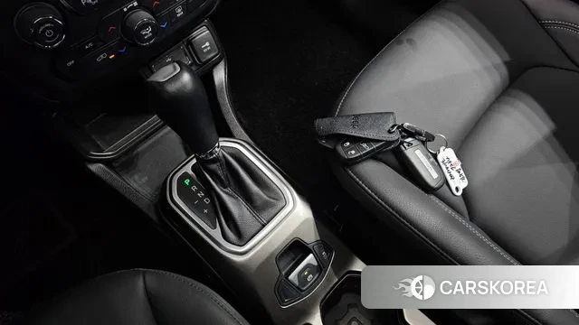 Jeep Renegade id 3640982 из Кореи 19