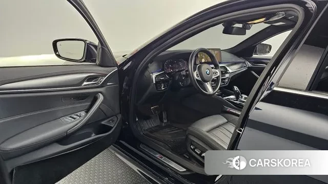 BMW 5 Series (G30) id 3591382 из Кореи 19