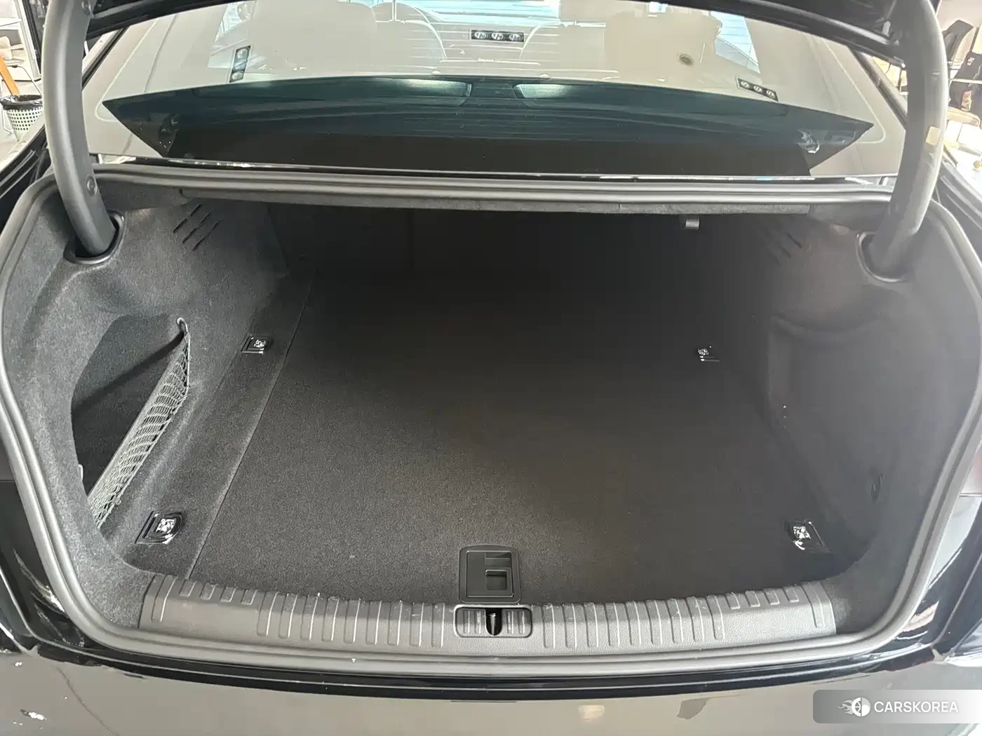 Audi A6L id 4629463 из Китая 9