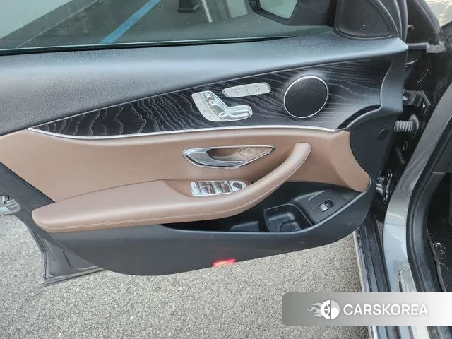 Mercedes-Benz E-Class W213 id 3469617 из Кореи 19