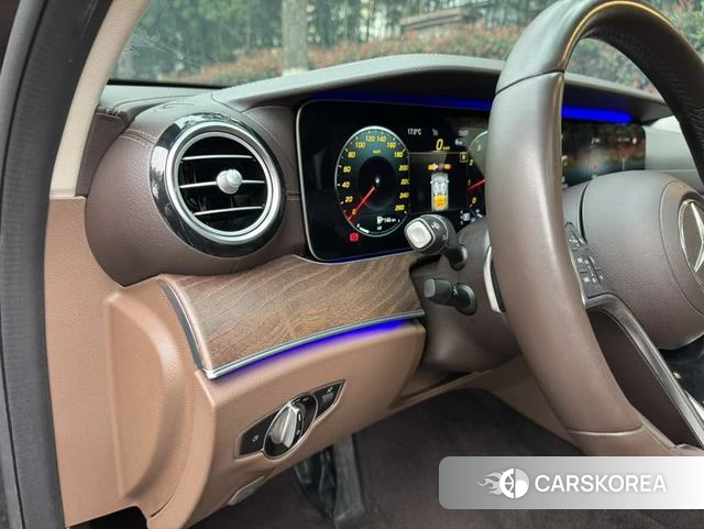 Mercedes-Benz E-class id 4272589 из Китая 15