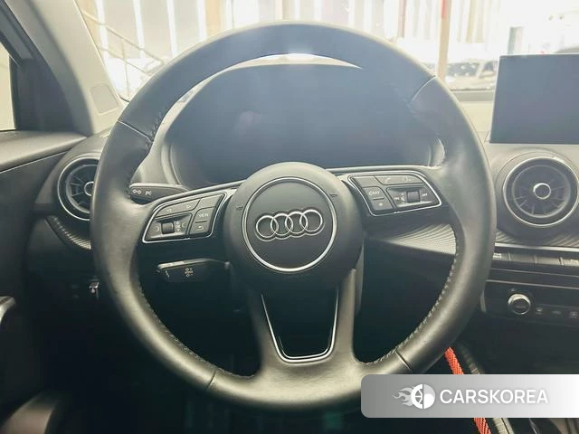 Audi Q2L e-tron id 4260790 из Китая 25