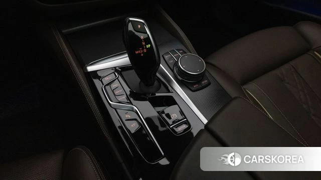 BMW 5 Series (G30) id 4186363 из Кореи 19