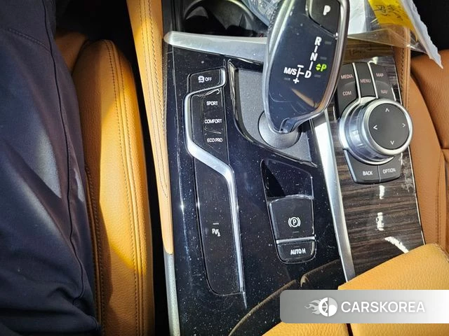 BMW 5 Series (G30) id 3923068 из Кореи 10