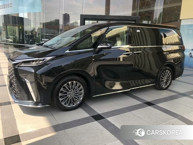 Lexus LM id 4259839 из Китая 25