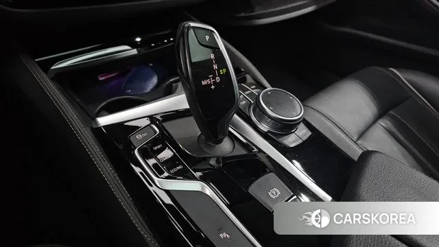 BMW 5 Series (G30) id 3698432 из Кореи 19