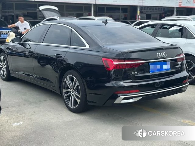 Audi A6L id 4265933 из Китая 9