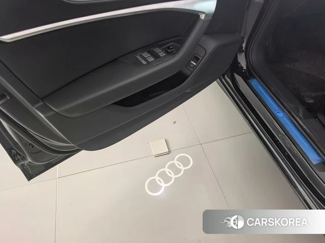 Audi A6L id 3927123 из Китая 21