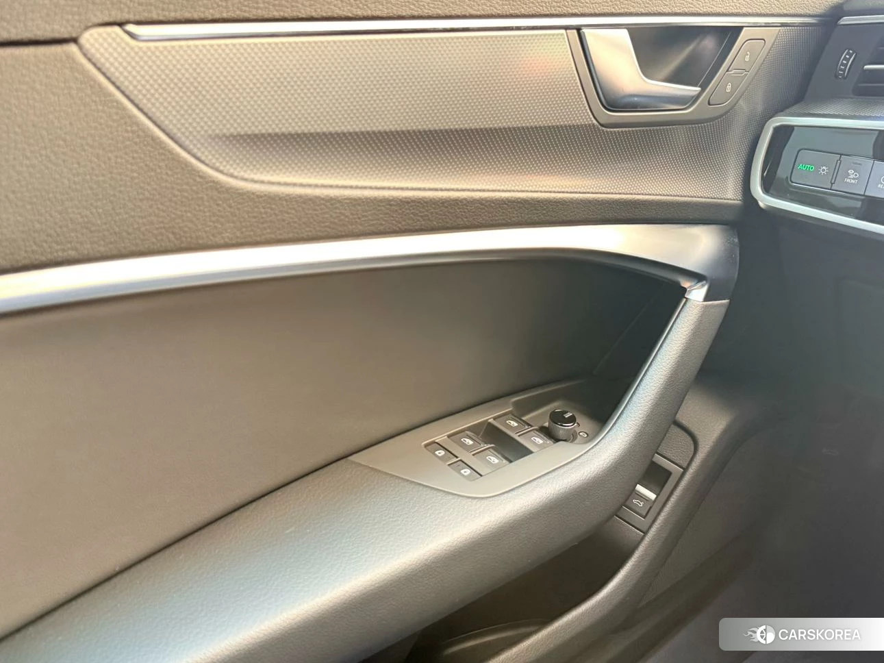 Audi A6L id 4473913 из Китая 11