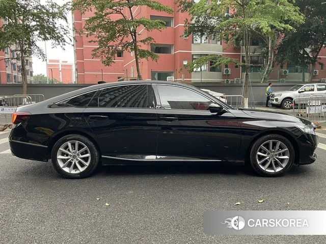 Honda Accord id 4297818 из Китая 16
