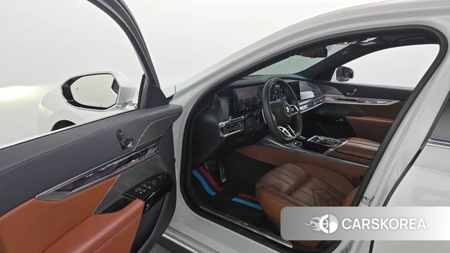 BMW 7 Series (G70) id 4578978 из Кореи 34