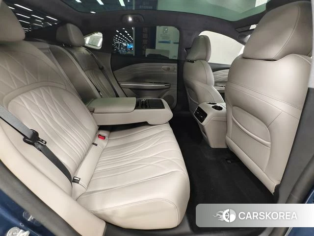 Geely Galaxy Galaxy Sparkle 8 PHEV id 3913712 из Китая 20