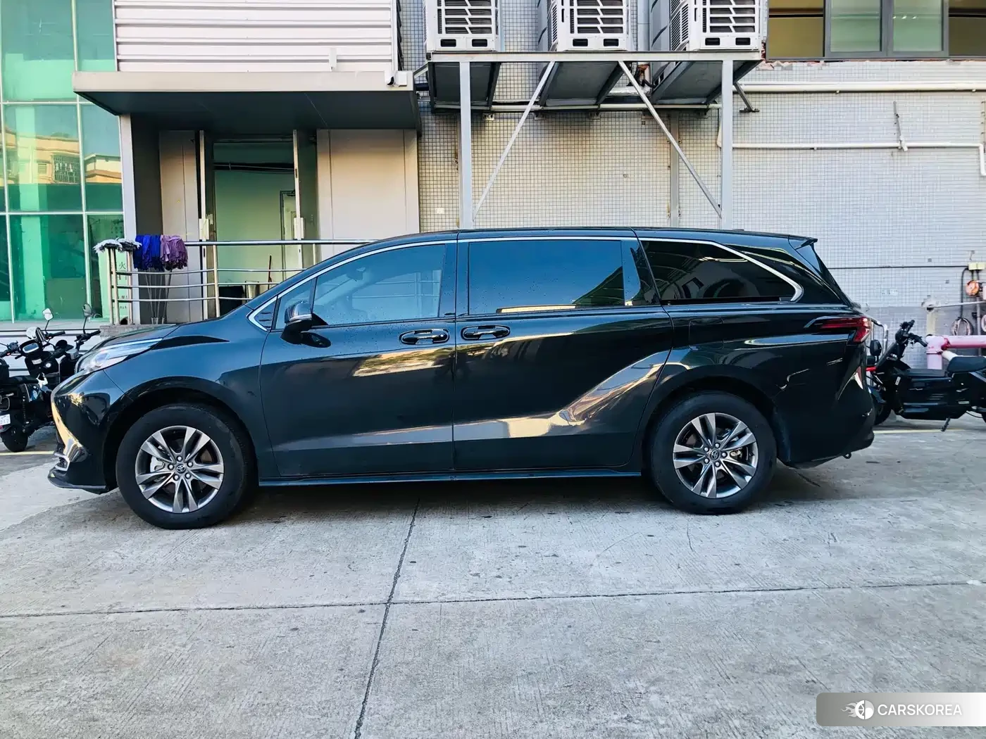 Toyota Sienna id 4538594 из Китая 15