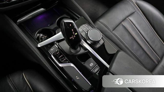 BMW 5 Series (G30) id 3899396 из Кореи 19