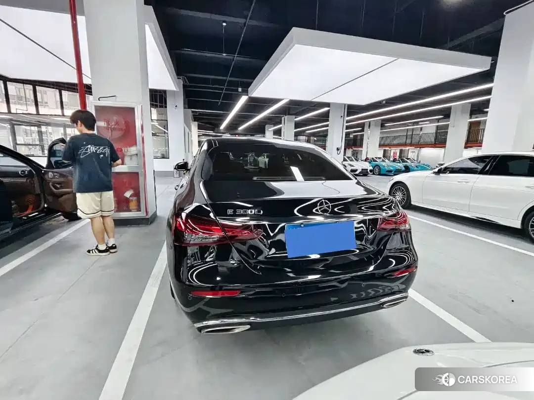 Mercedes-Benz E-Class id 4669415 из Китая 14