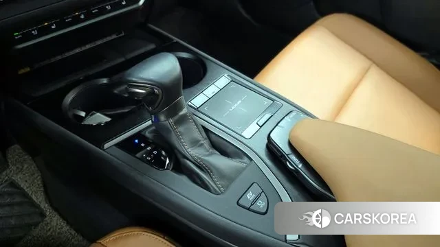 Lexus UX250h id 3514822 из Кореи 19