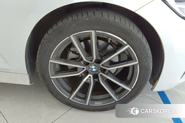 BMW 3 series id 4298050 из Китая 16