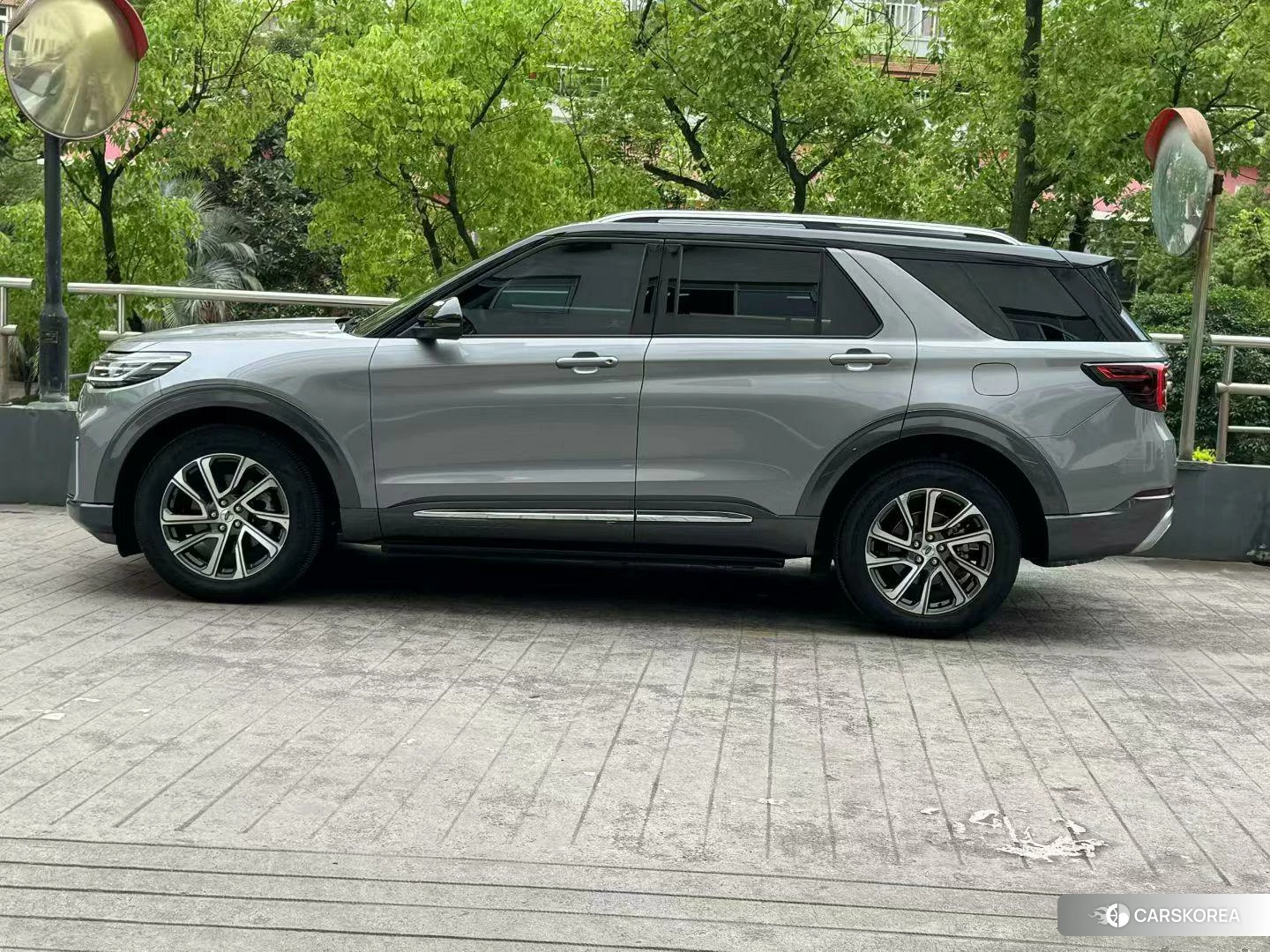 Ford Explorer id 4453021 из Китая 9