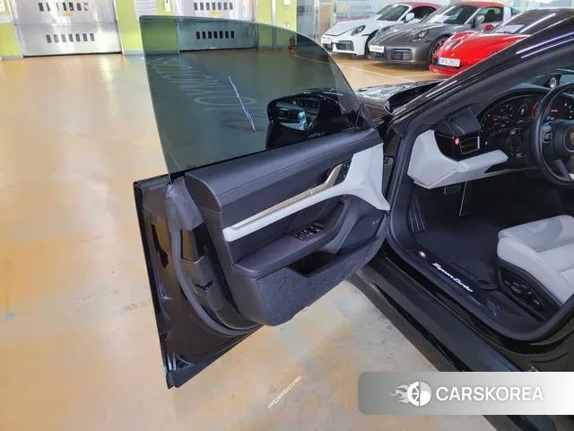 Porsche Taycan id 3472918 из Кореи 19