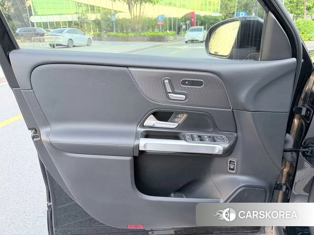 Mercedes-Benz GLB id 4393980 из Китая 19
