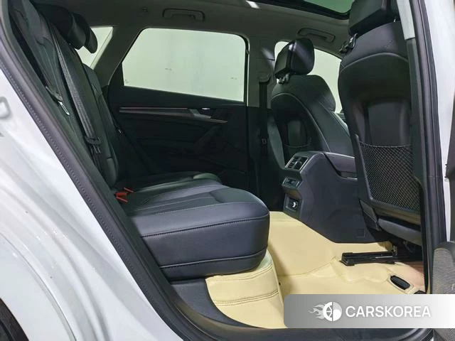 Audi Q5L id 4321235 из Китая 16