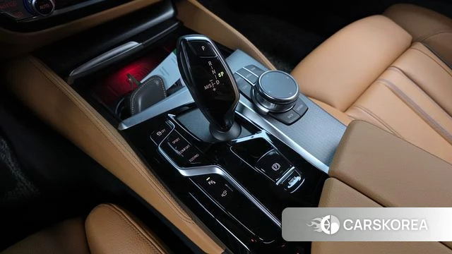 BMW 5 Series (G30) id 4834845 из Кореи 31