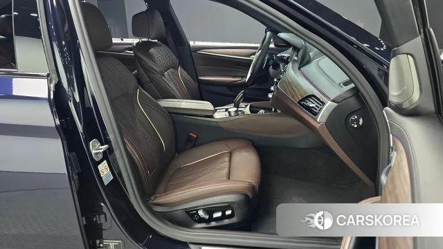 BMW 5 Series (G30) id 4930357 из Кореи 30