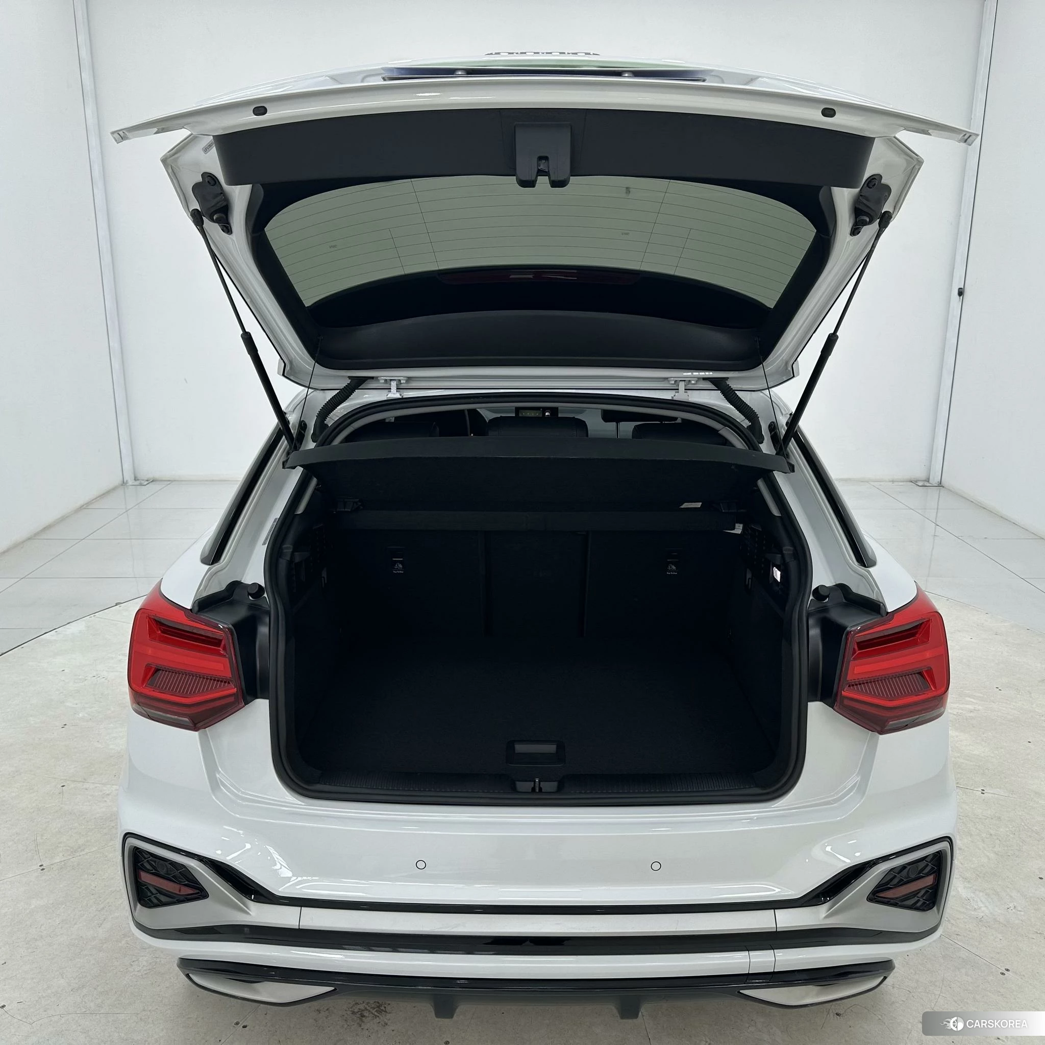 Audi Q2L id 4510308 из Китая 16