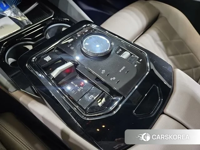 BMW 5 Series (G60) id 3452065 из Кореи 19