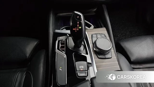 BMW 5 Series (G30) id 3345075 из Кореи 19