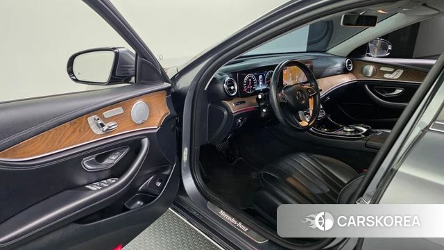 Mercedes-Benz E-Class W213 id 3873844 из Кореи 19
