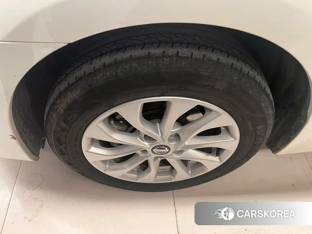 Nissan Xuan Yi id 4301212 из Китая 11