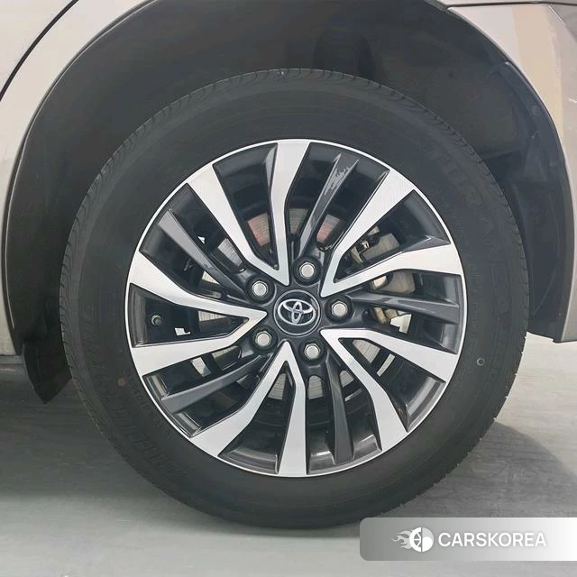 Toyota Corolla dual engine E+ id 4207074 из Китая 19