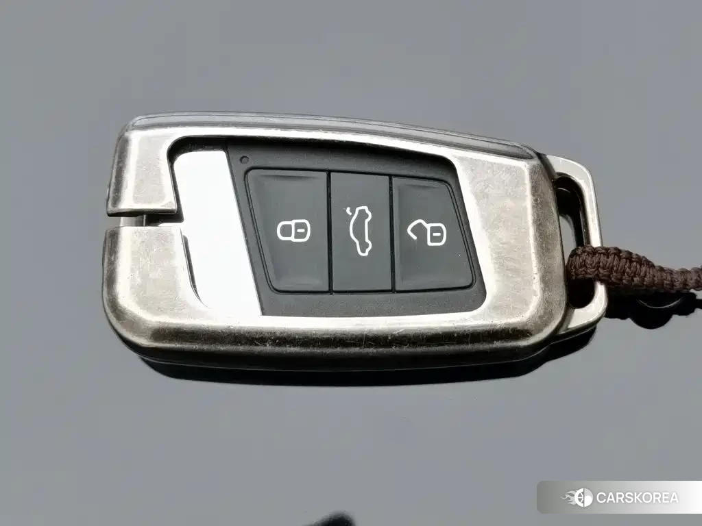 Volkswagen Passat id 4577840 из Китая 23