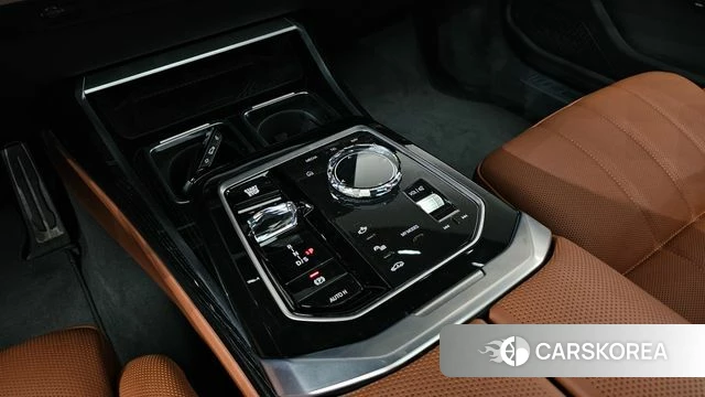 BMW 7 Series (G70) id 3896428 из Кореи 19