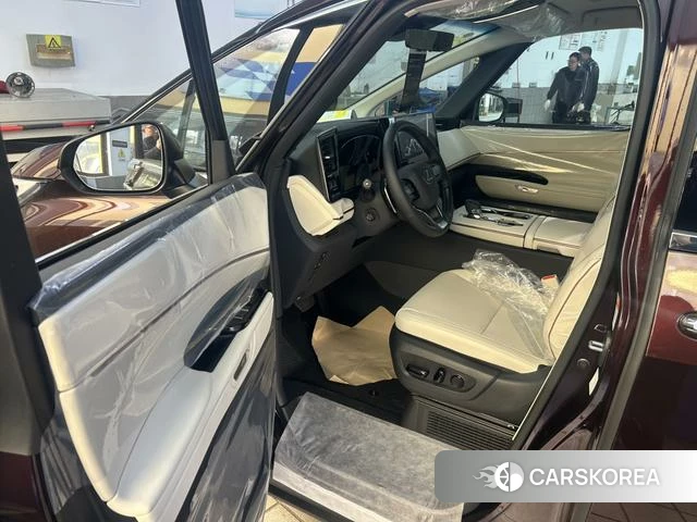 Lexus LM id 4336296 из Китая 10