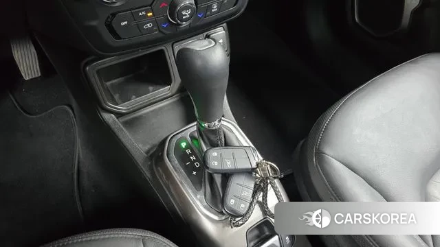 Jeep Renegade id 2889681 из Кореи 19