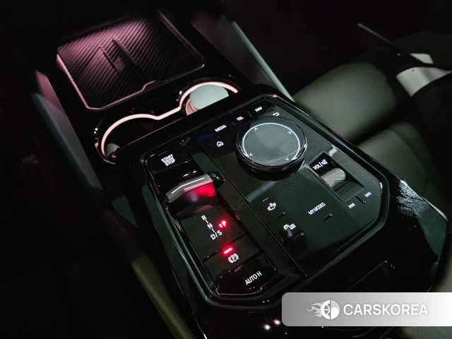 BMW 5 Series (G60) id 3952557 из Кореи 17