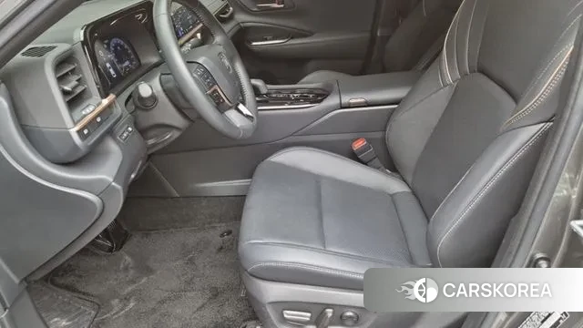 Toyota Crown Crossover id 3447087 из Кореи 17