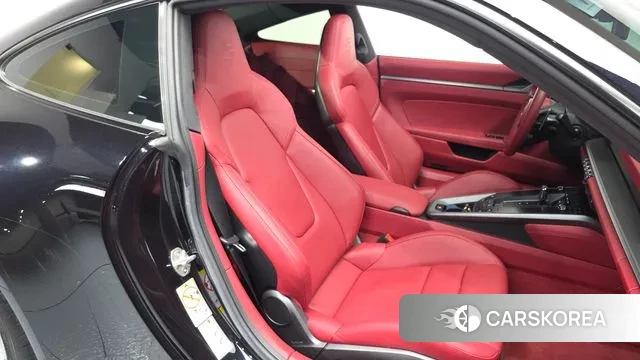 Porsche 911(992) id 3327951 из Кореи 19