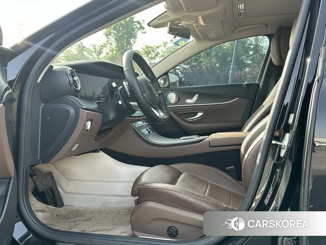 Mercedes-Benz E-class id 4210269 из Китая 16