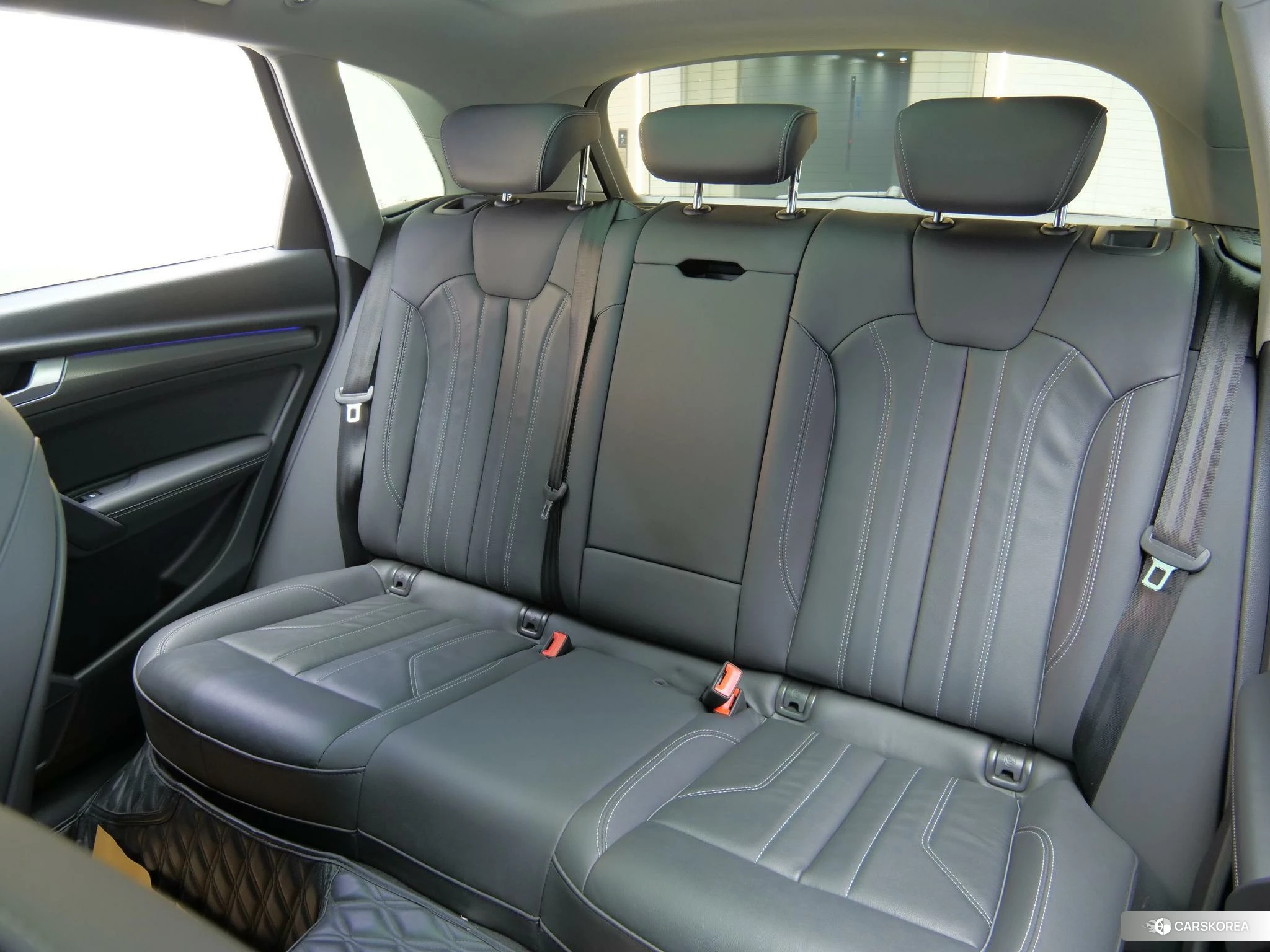 Audi Q5L id 4462083 из Китая 16