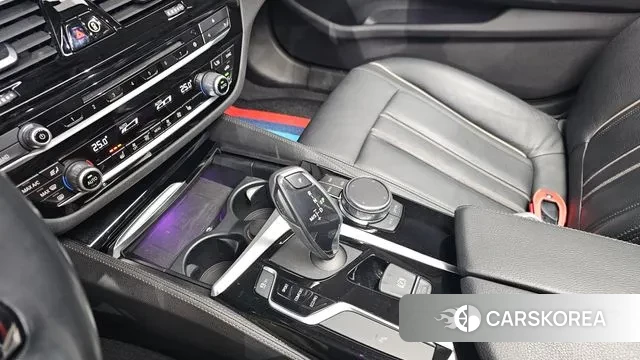 BMW 5 Series (G30) id 3374983 из Кореи 19