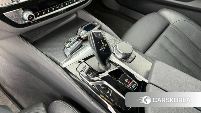 BMW 5 Series (G30) id 4547698 из Кореи 19