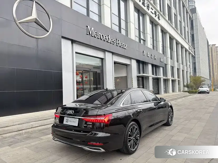 Audi A6L id 4545638 из Китая 20