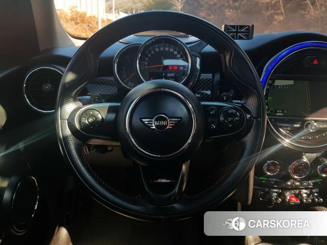 Mini Cooper S id 3698635 из Кореи 19