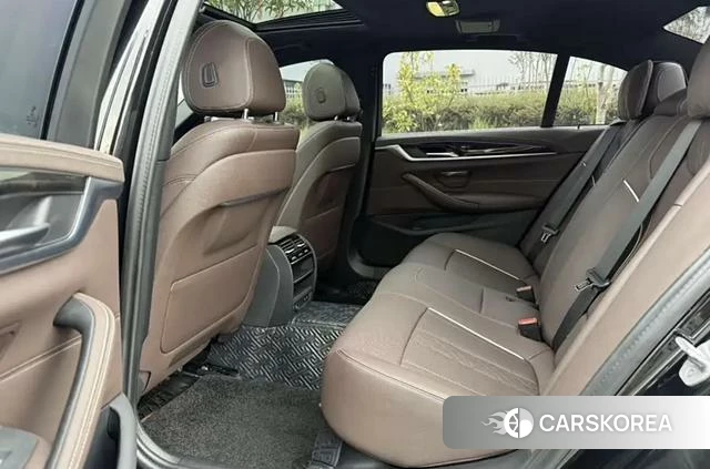 BMW 5 series PHEV id 4213653 из Китая 15