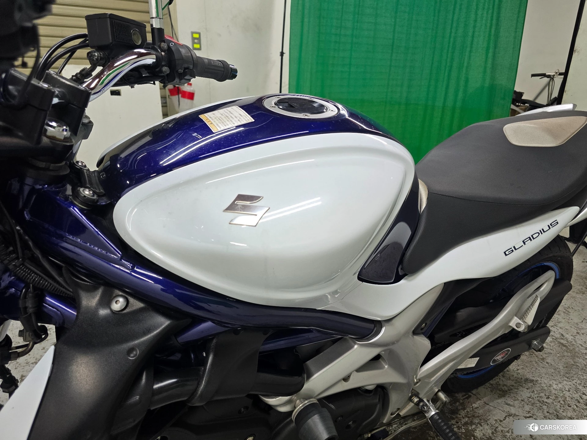 Suzuki GLADIUS 400 ABS id 4192832 из Японии 29