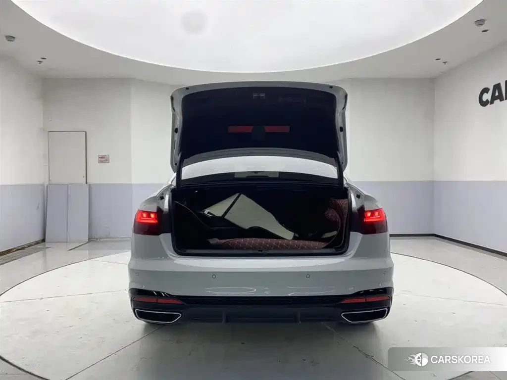 Audi A4L id 4576393 из Китая 31
