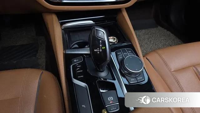 BMW 5 Series (G30) id 3703894 из Кореи 19